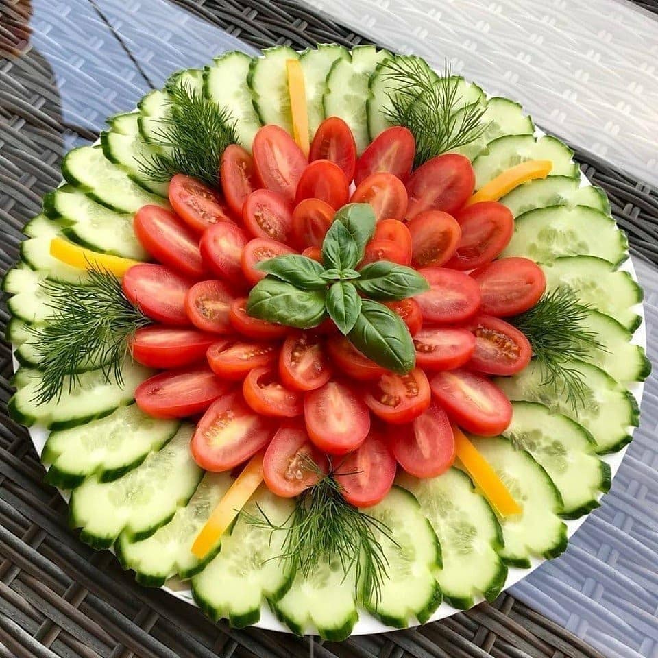 Красивая нарезка фруктов и овощей на праздничный стол фото